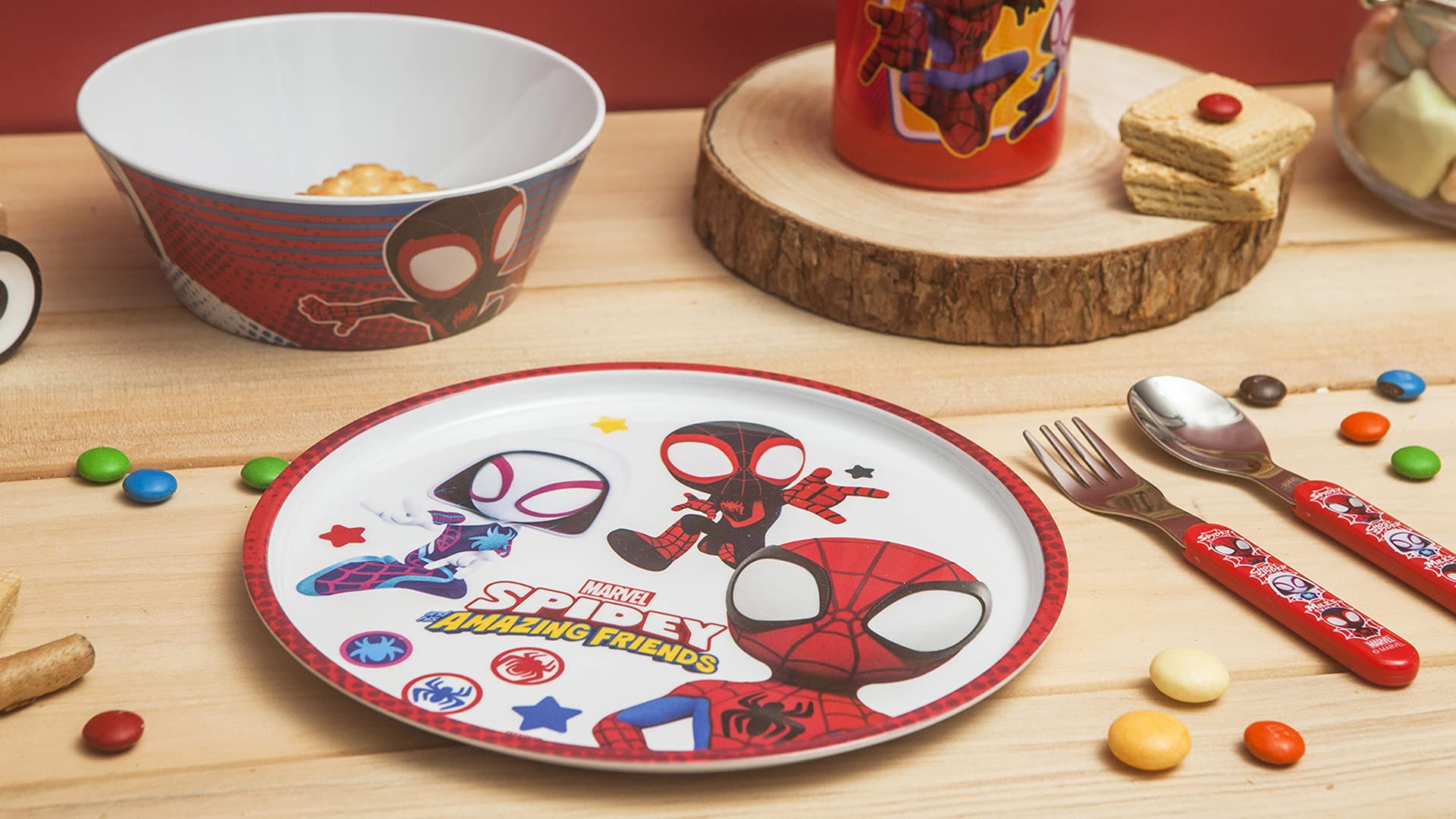Zak Designs dishware is top-rack dishwasher safe for easy cleanup.