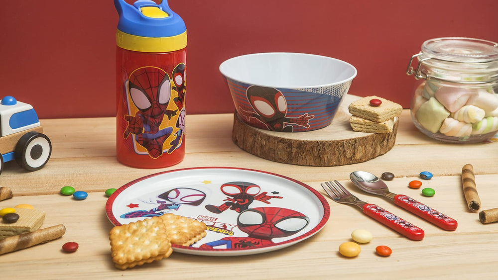 Zak Designs durable materials blend plastic and stainless steel for daily use.