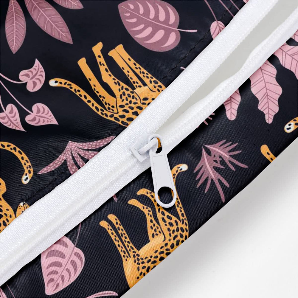 Zcyxuuw banana-pattern wet bag adds cute, gift-friendly style.