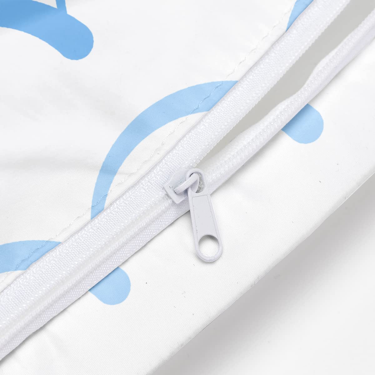 zcyxuuw wet bag shown as a diaper bag insert for travel.