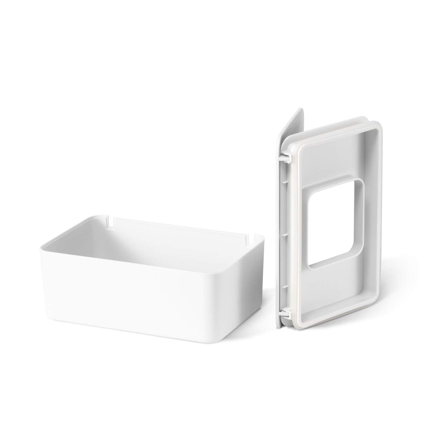 Zdolmy durable BPA-free plastic ensures easy cleaning and worry-free diapering.