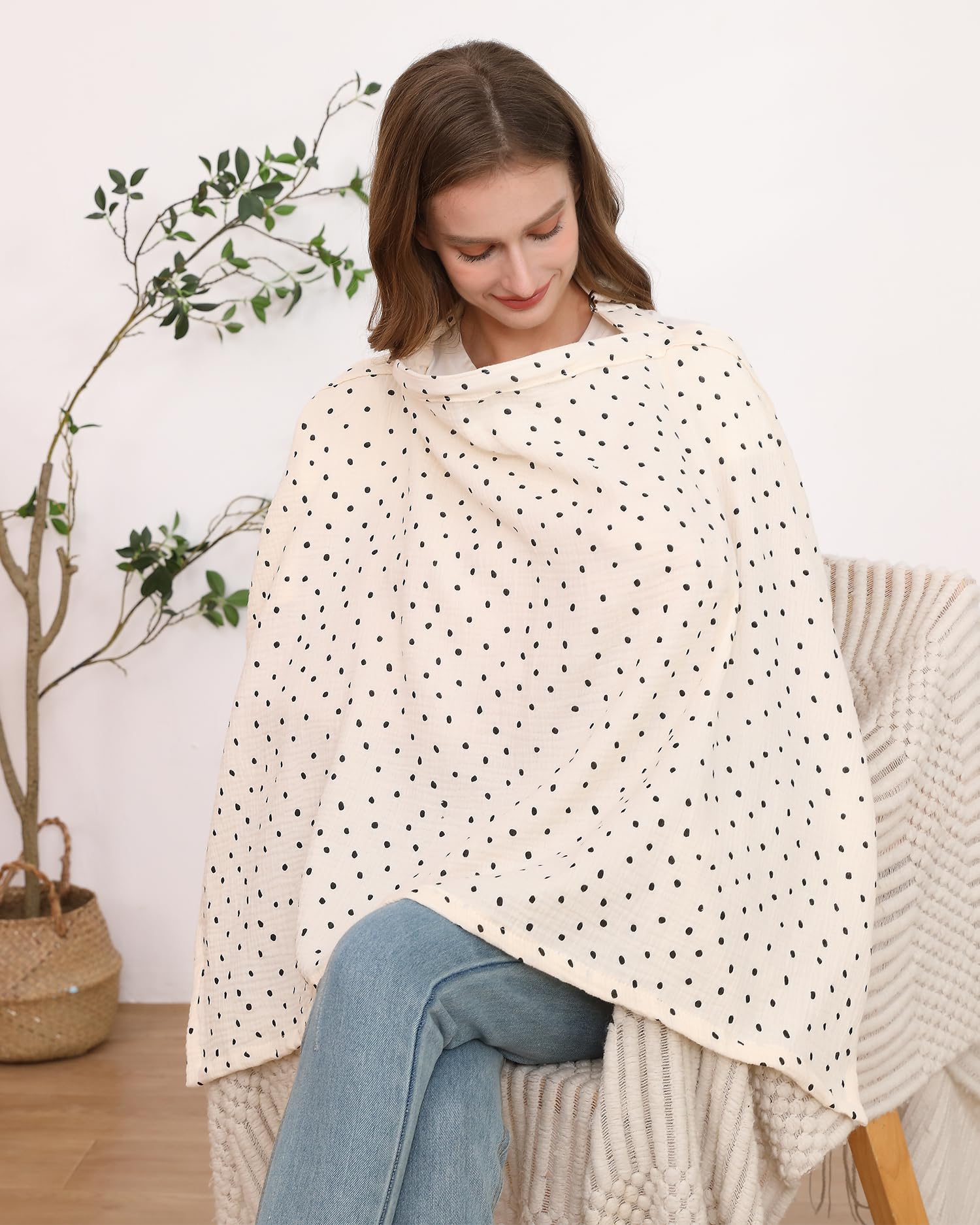 Zdolmy nursing cover-privacy-coverage provides ample shield for discreet breastfeeding on outings.