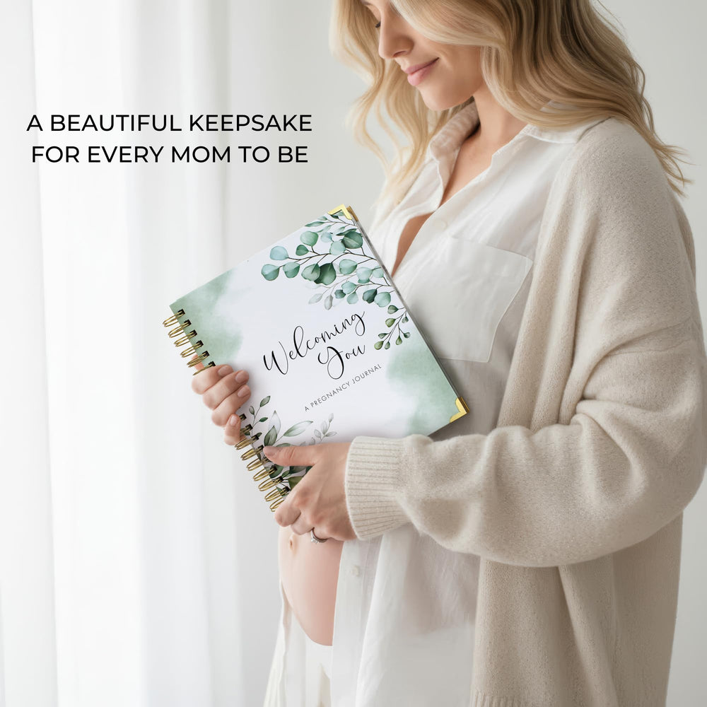 ZICOTO back pocket keeps tiny mementos safely stored for later.