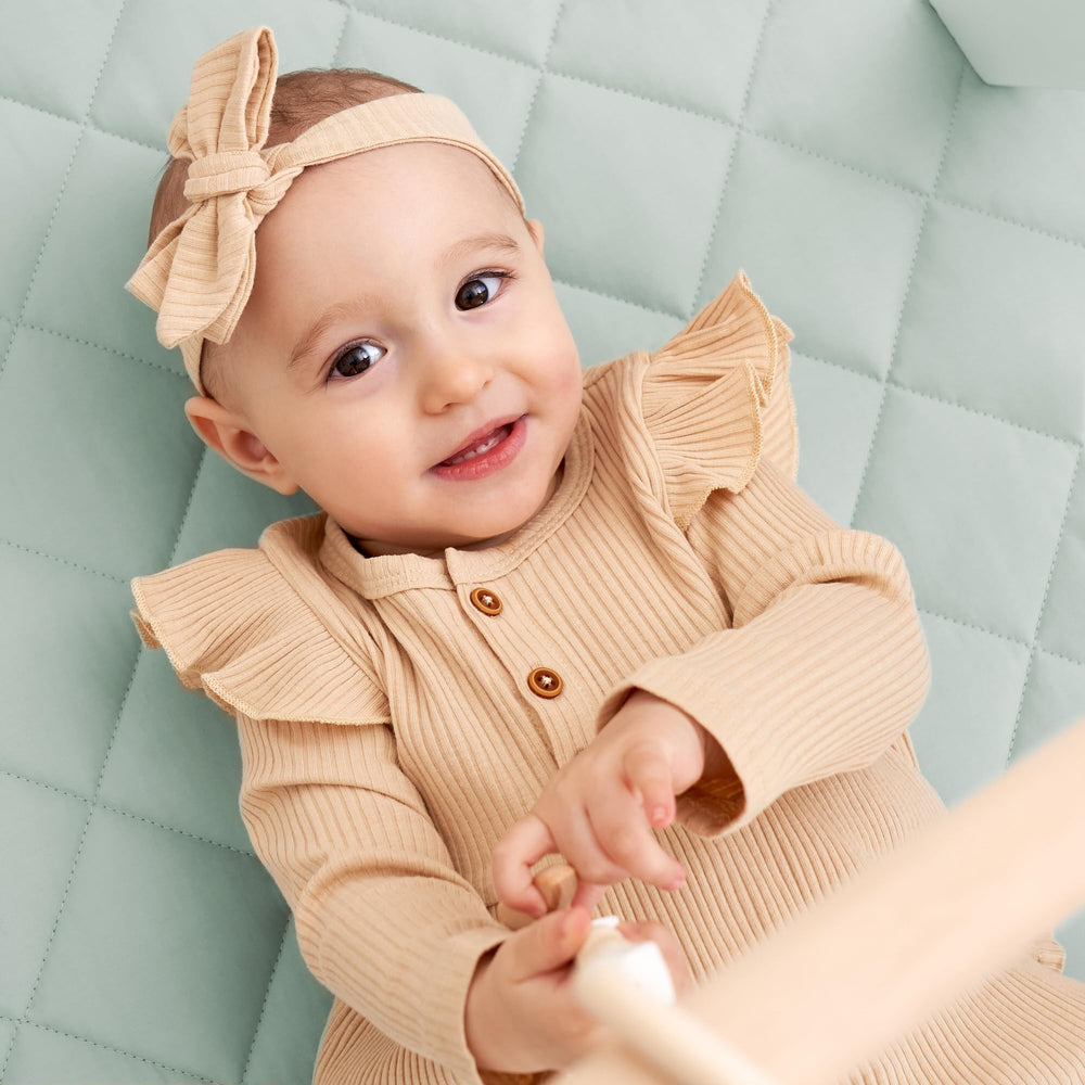 ZICOTO gender-neutral color suits any room and use case.