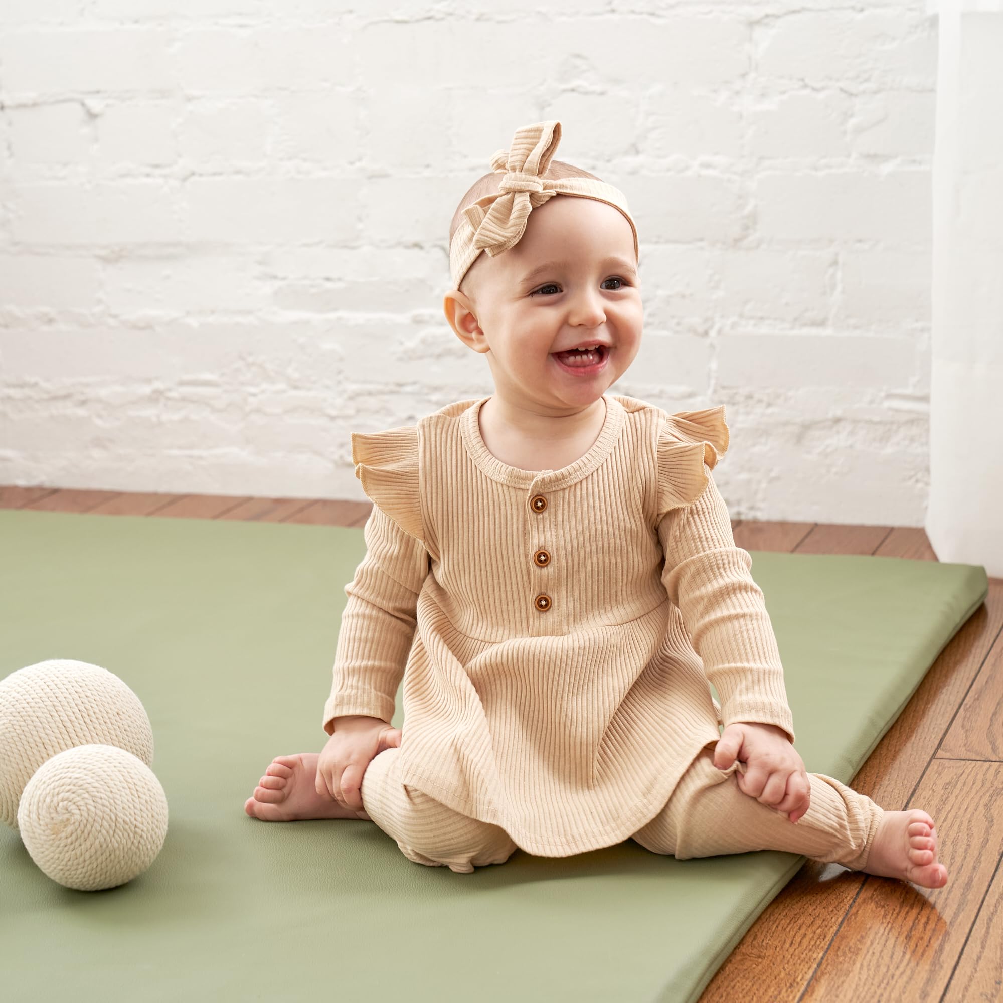 ZICOTO vegan play mat roll-up storage demonstrates compact, easy to store.