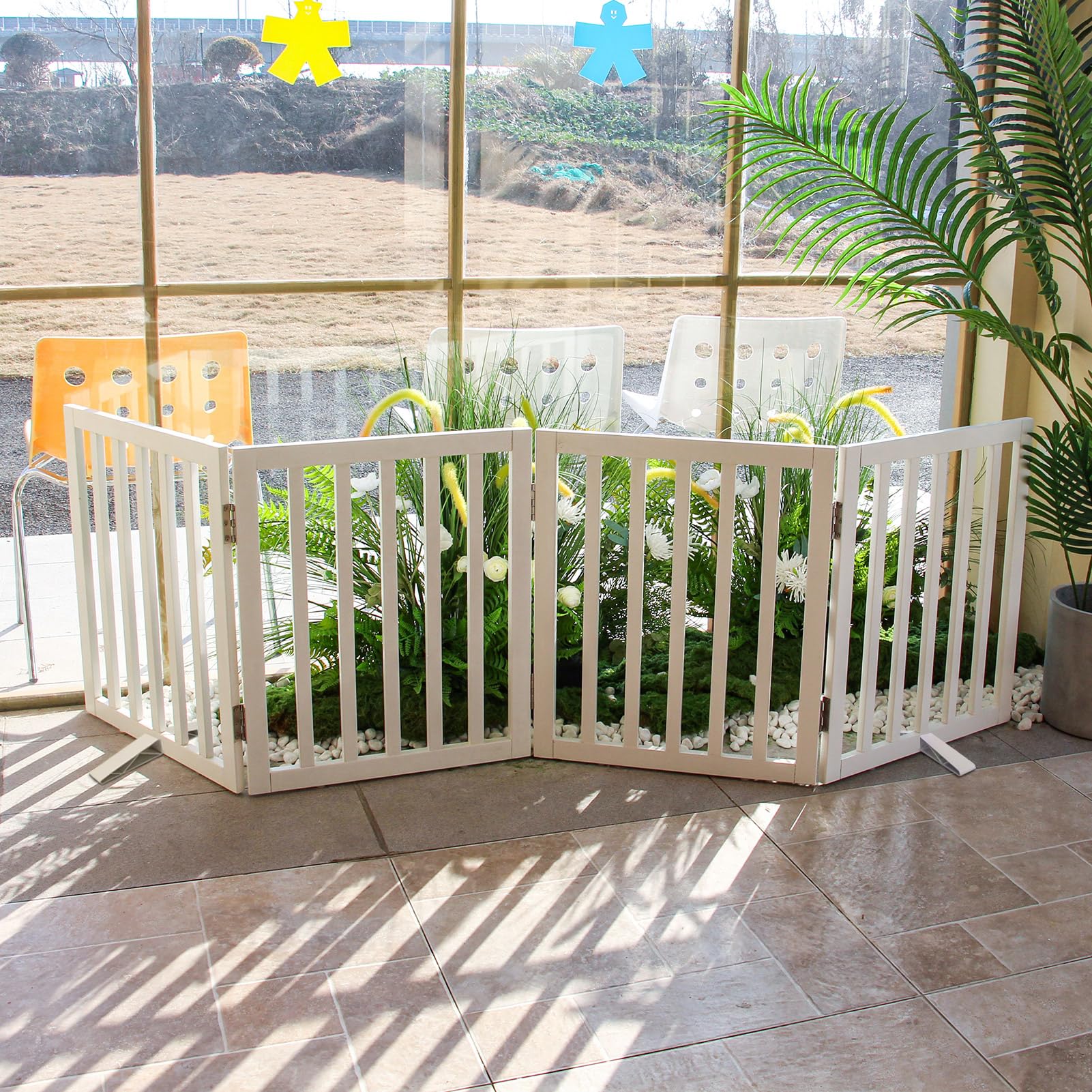 ZJSF freestanding cedar gate showcases sturdy construction and natural beauty for homes.