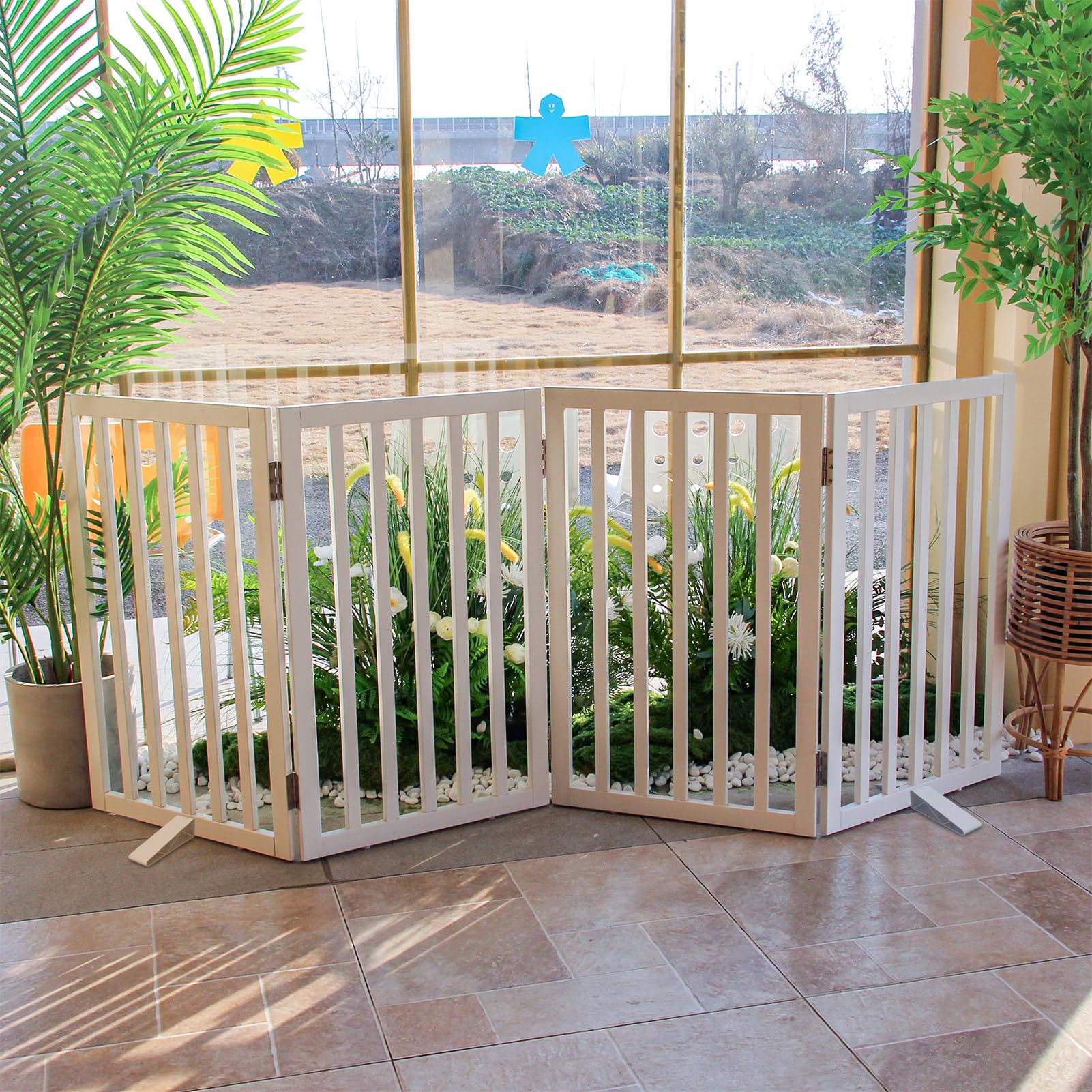 ZJSF cedar wood gate close-up highlighting natural grain and durability.
