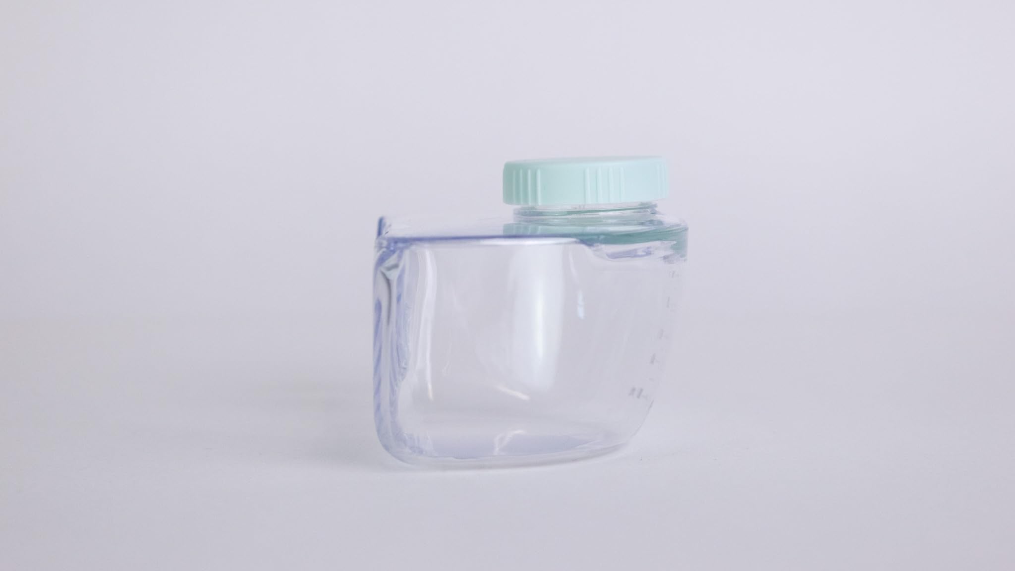 Zomee bottle is easy to clean and sterilize for hygienic daily use.