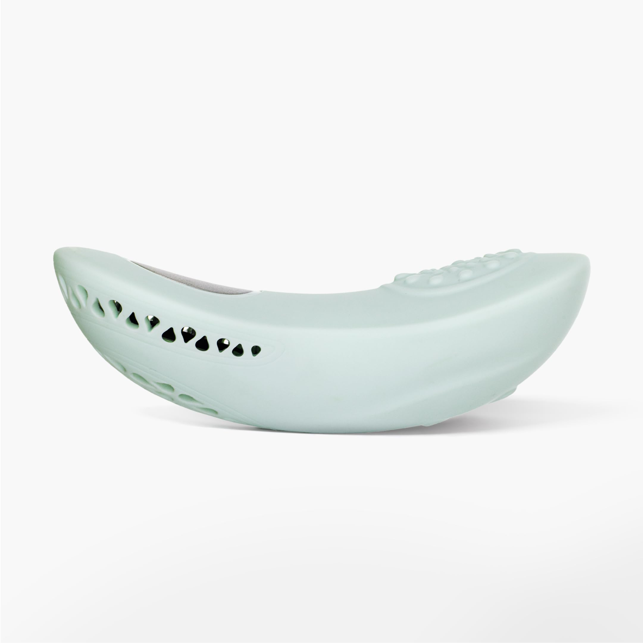 Zomee BPA-free close-up emphasizes safe materials for daily use.