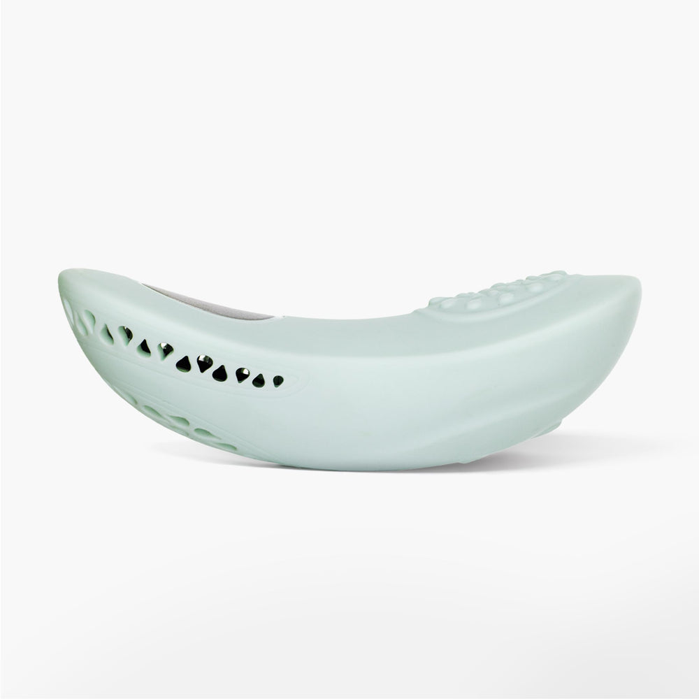 Zomee BPA-free close-up emphasizes safe materials for daily use.