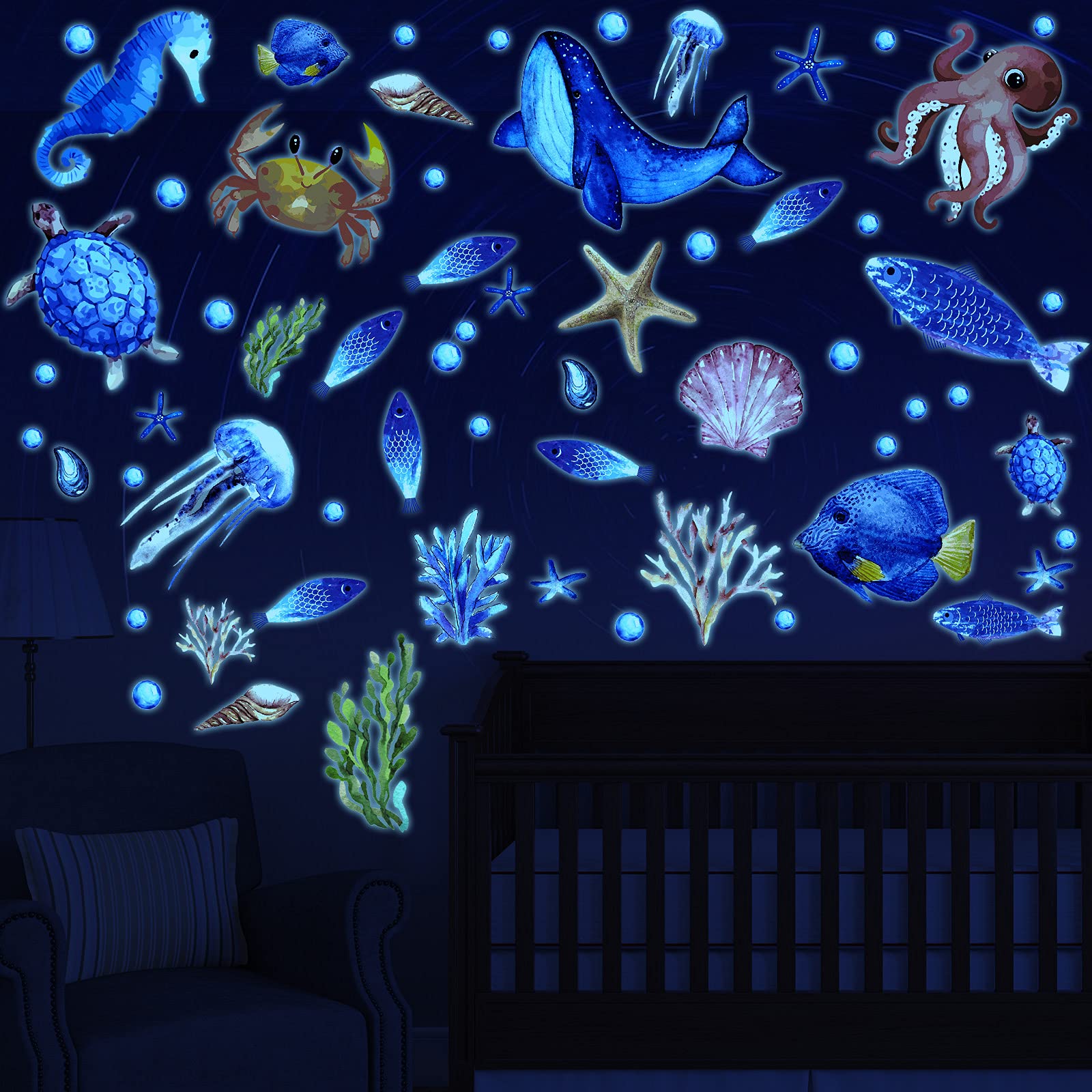 Zonon glow-ocean-stickers featuring fish and jellyfish glow for playful nighttime ambiance.