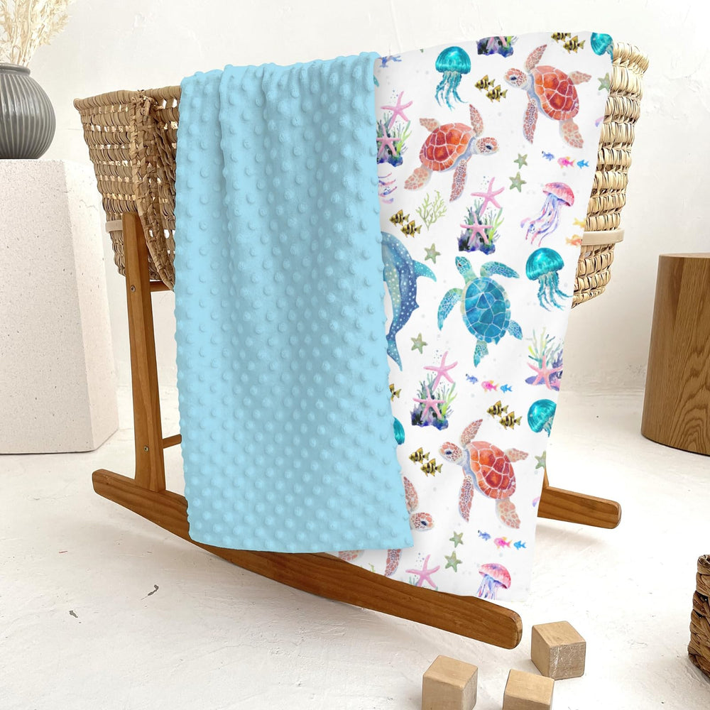 ZoUbqchY double-layer plush blanket offers warmth with breathable comfort across seasons.