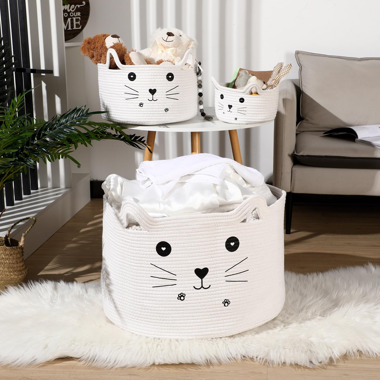 Zopeal cat basket cat ear handles emphasize cute decor.