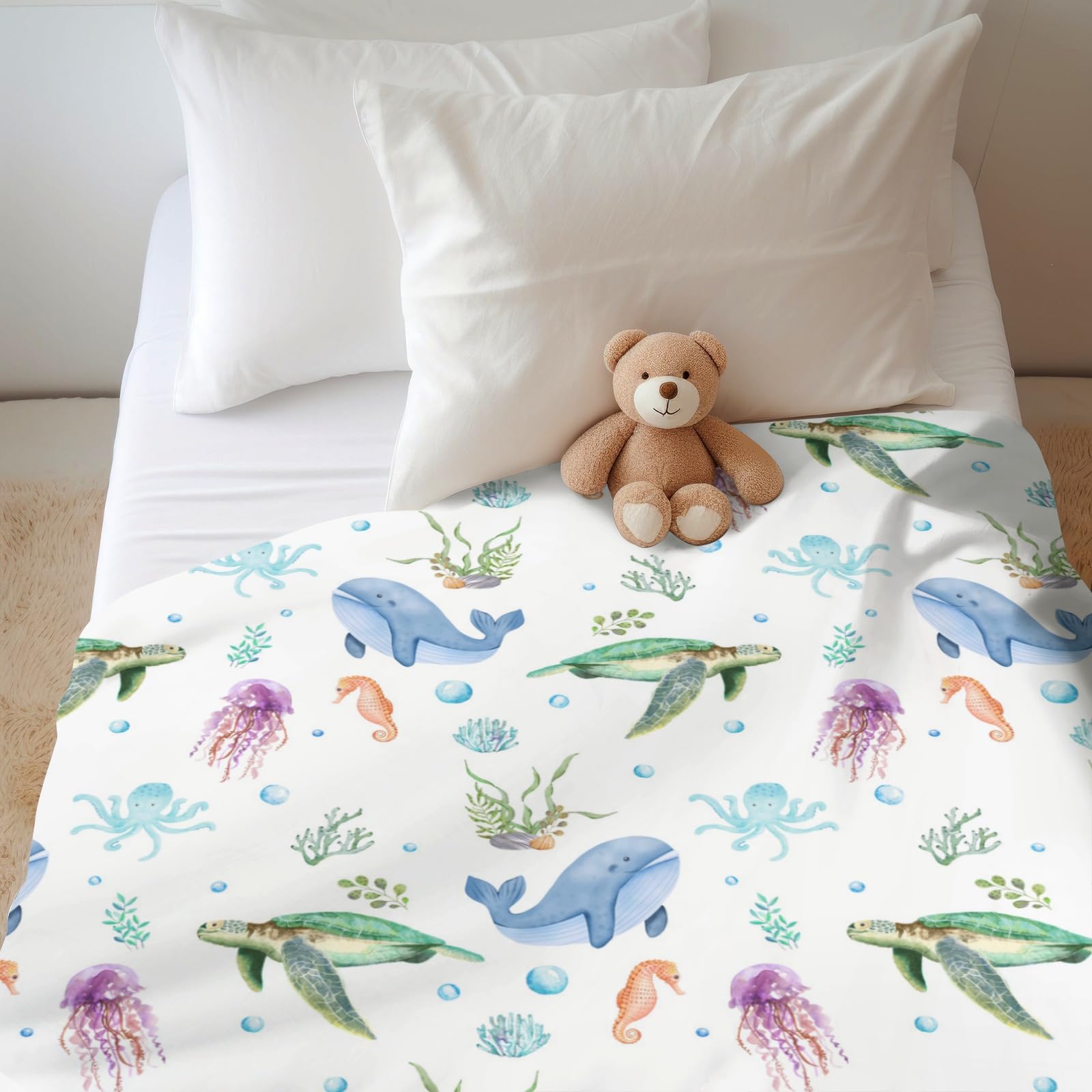 ZoUbqchY folded blanket highlighting portable travel use