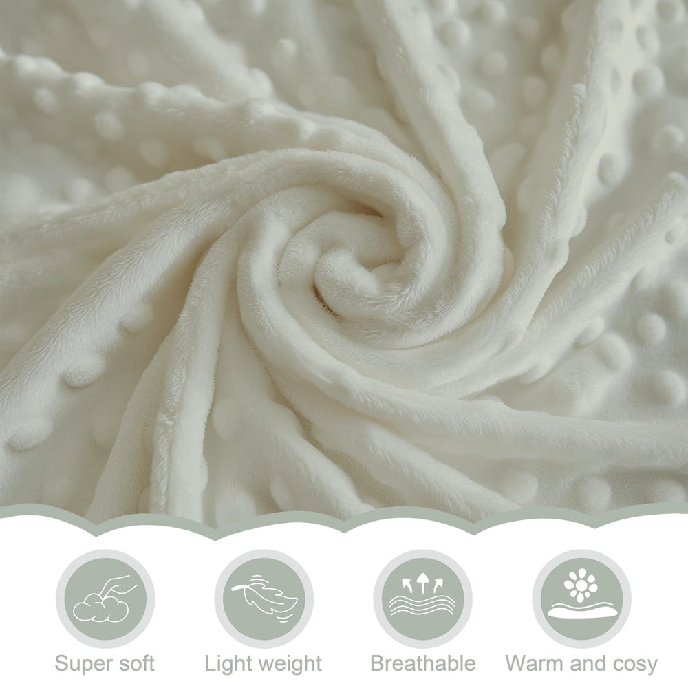 ZoUbqchY breathable all-season blanket suits warm and cool days.