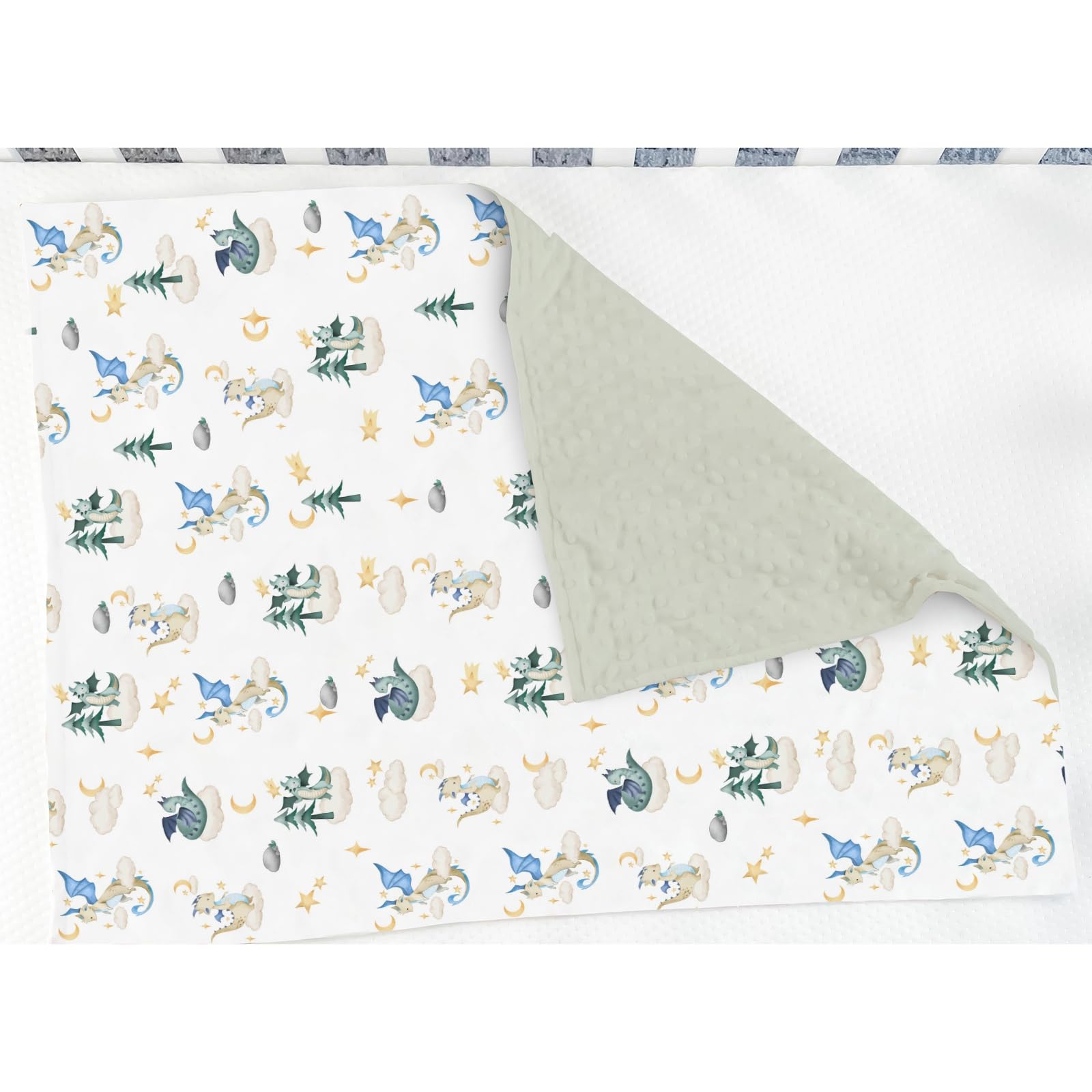 ZoUbqchY dragon-patterns nursery blanket creates a calming sleep space.