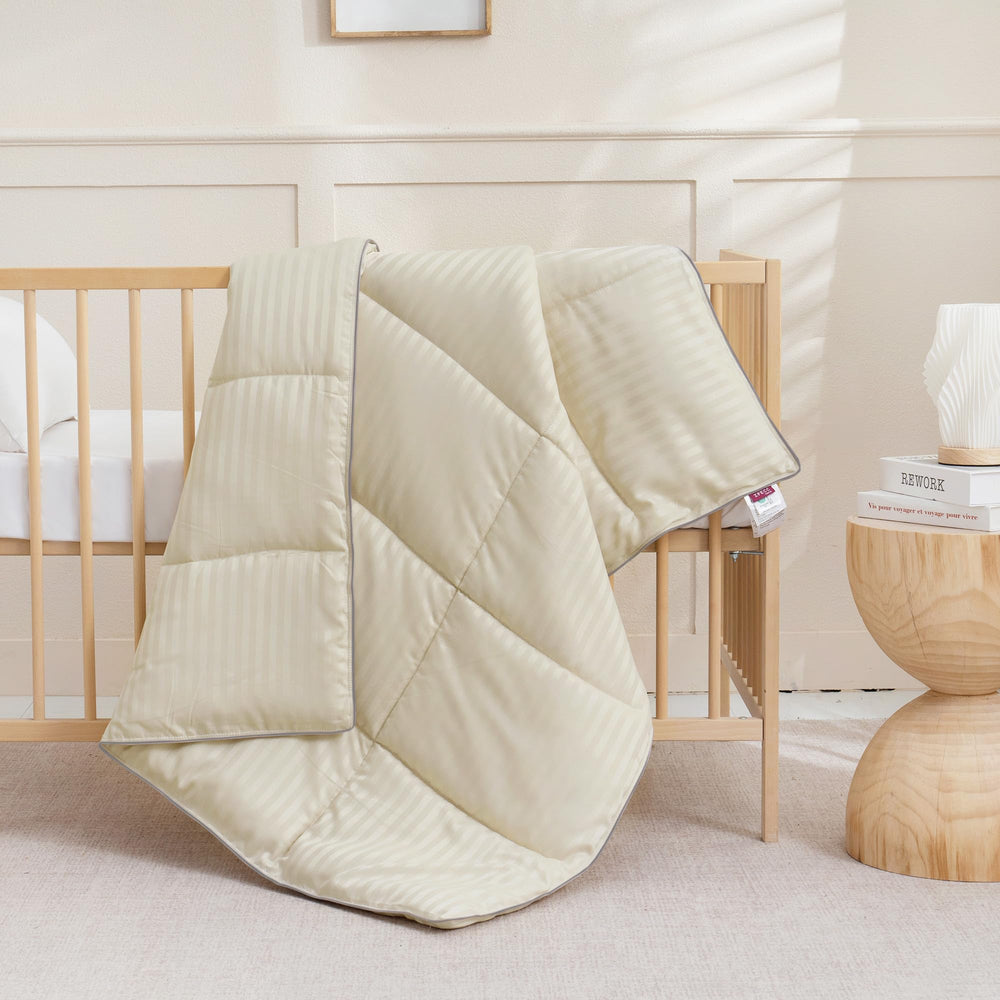ZPECC Toddler Down Alternative Comforter travel-ready for stroller or daycare.