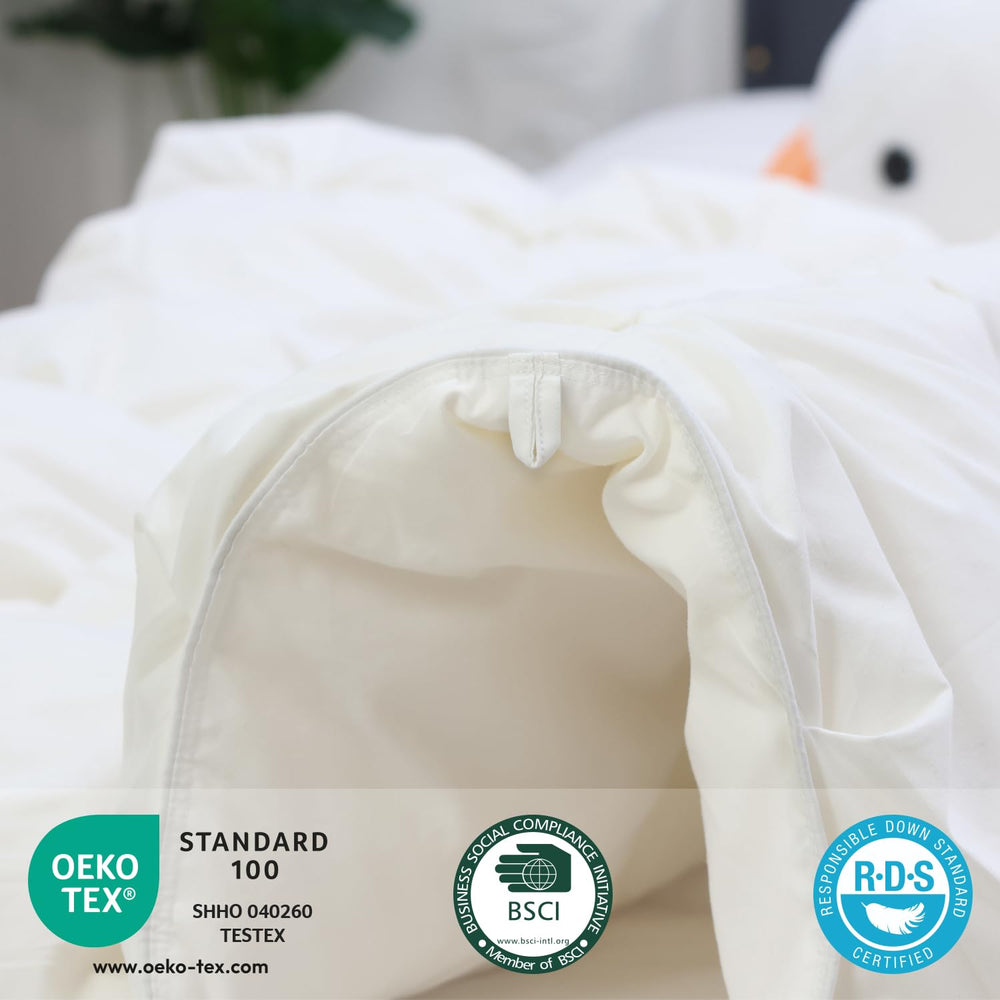 zzlamb machine-washable baby blanket easy to keep clean between uses.